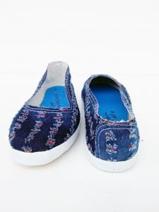 lady-shoes-casual-jean-red-head