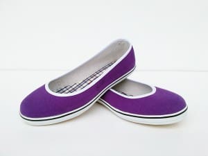 คัดชูสีม่วง - เบา -ใส่ง่าย - ไม่ลื้น-พืนยางพาราแท้