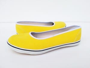 lady-shoes-casual-yellow-right
